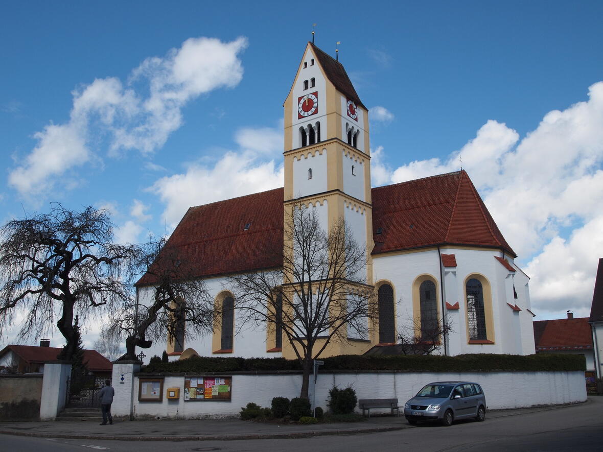 Katholische Pfarrkirche Mariae Himmelfahrt im OT Altdorf ( Biessenhofen)