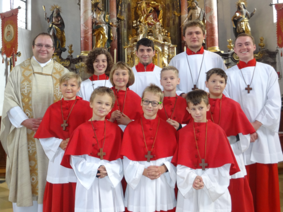 sechs-neue-ministranten-und-eine-neue-ministrantin1789139