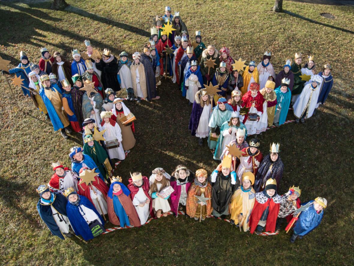 sternsinger-sammeln-ueber-10-000-euro3638845