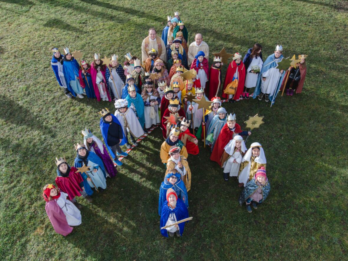 sternsinger-sammeln-fuer-kinder-in-not4415648