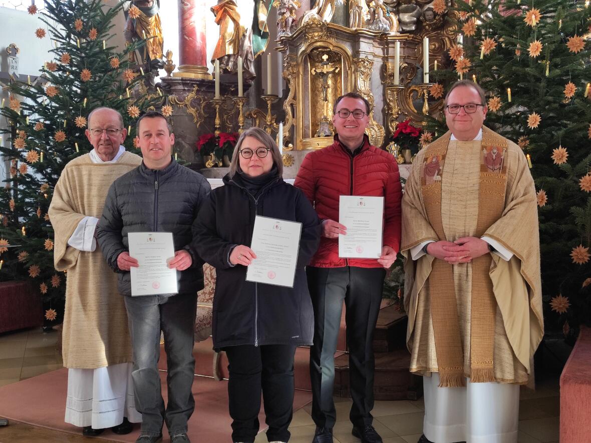 drei-neue-kommunionhelfer4783655