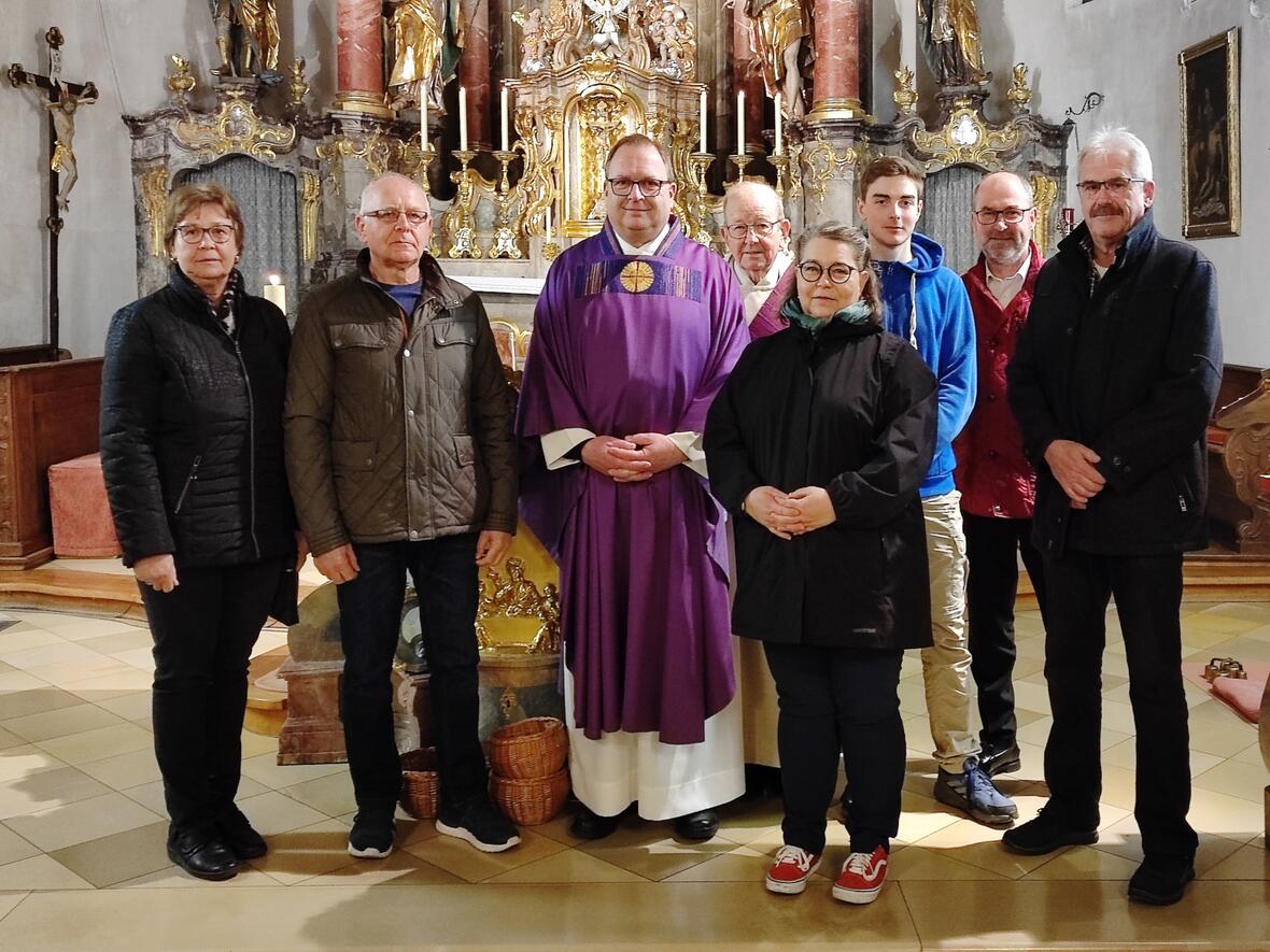 neue-hausmeisterin-im-pfarrheim4818259