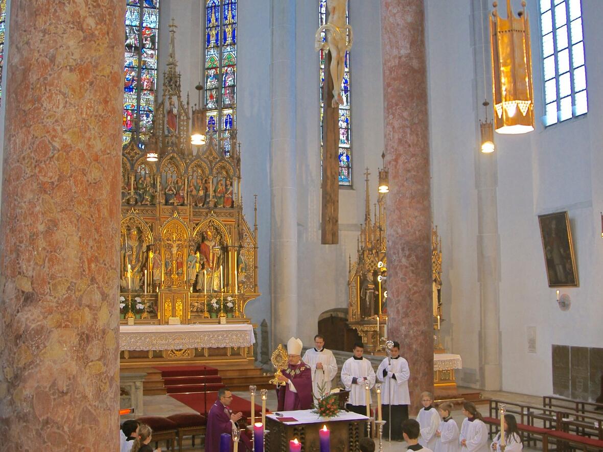 85-jahrestag-der-heiligsprechung-alberts-des-grossen-von-lauingen-feierliches-pontifikalamt-im-lauinger-martinsmuenster1807719