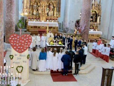 erstkommunion-im-martinsmuenster-gefeiert2860173