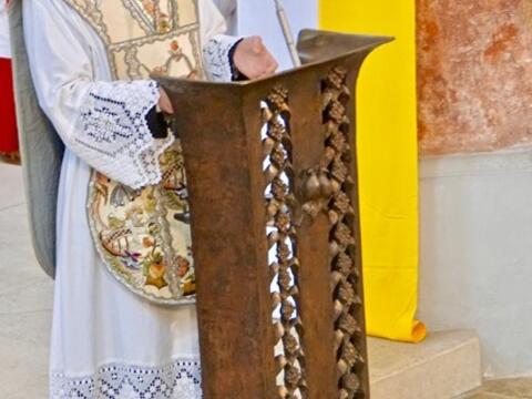 stadtpfarrer-de-blasi-feiert-25-jaehriges-priesterjubilaeum3801255