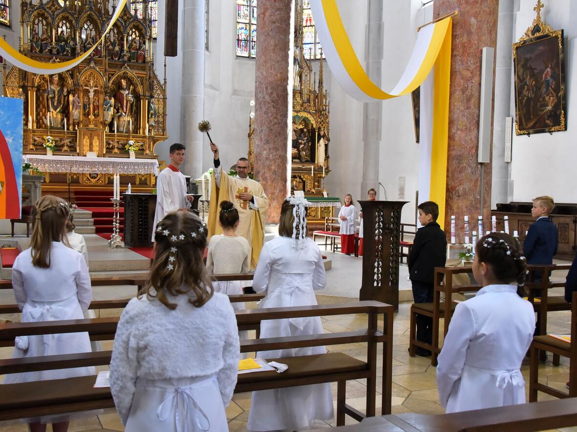 feier-der-erstkommunion-20203815570