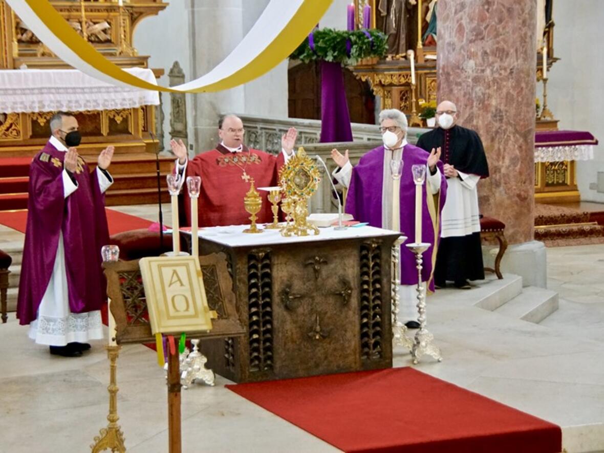 pontifikalamt-mit-hwst-h-dioezesanbischof-dr-bertram-meier4190104