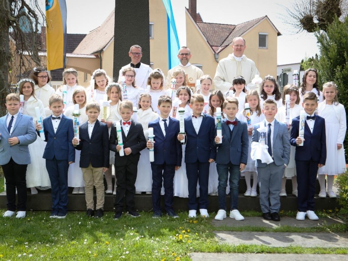 feier-der-erstkommunion-20234487900