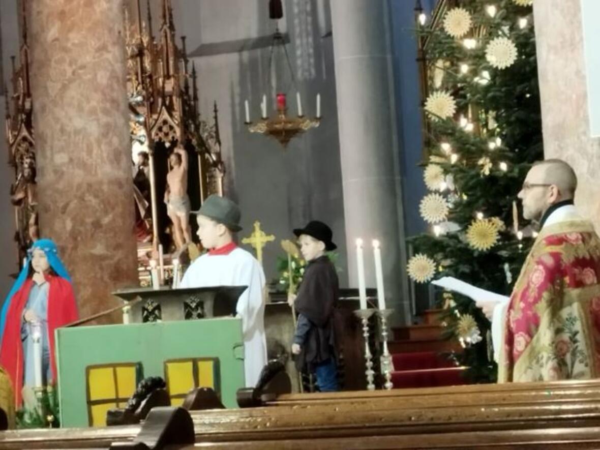 Krippenspiel beim Weihnachtsgottesdienst für Familien