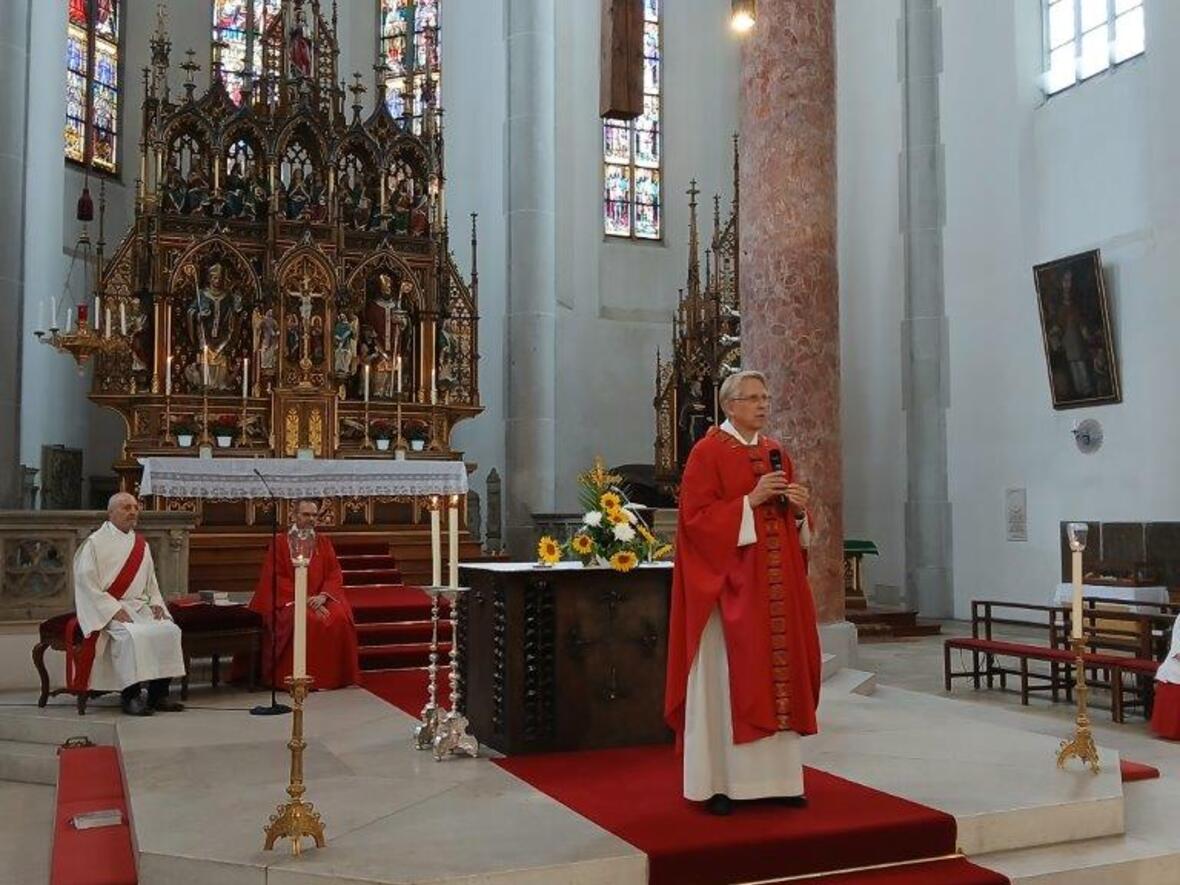 55-jugendliche-empfingen-das-sakrament-der-firmung4875728