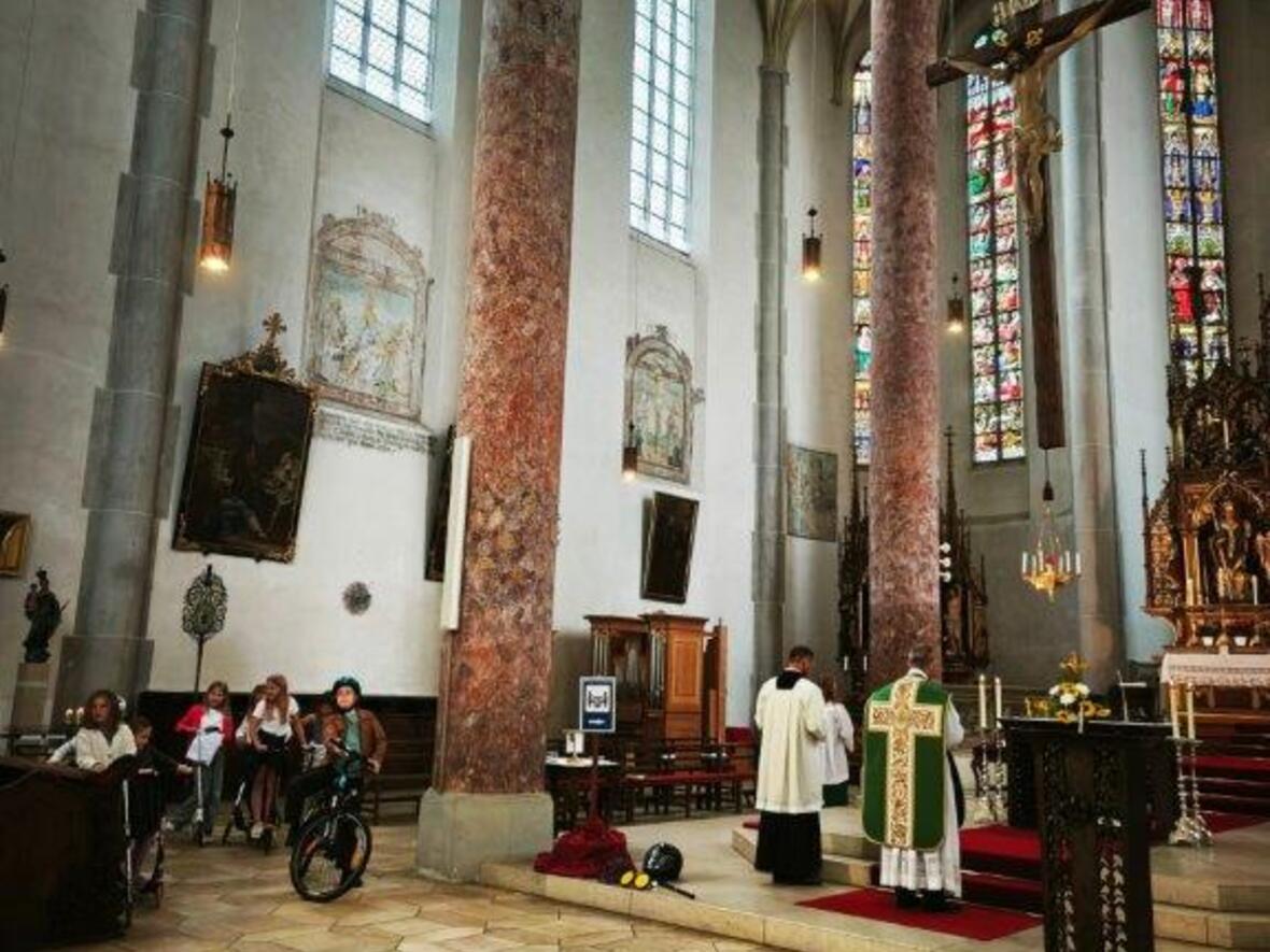 familiengottesdienst-mit-fahrzeugsegnung4876702