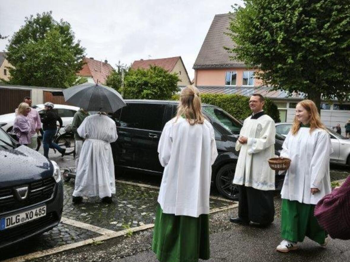 familiengottesdienst-mit-fahrzeugsegnung4876708
