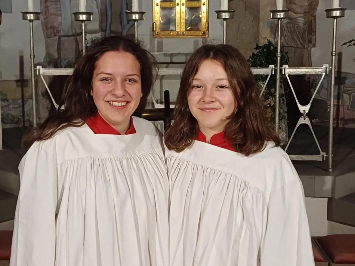 Unsere zwei Oberministranten Veronika Sauter und Johanna Sonntag 