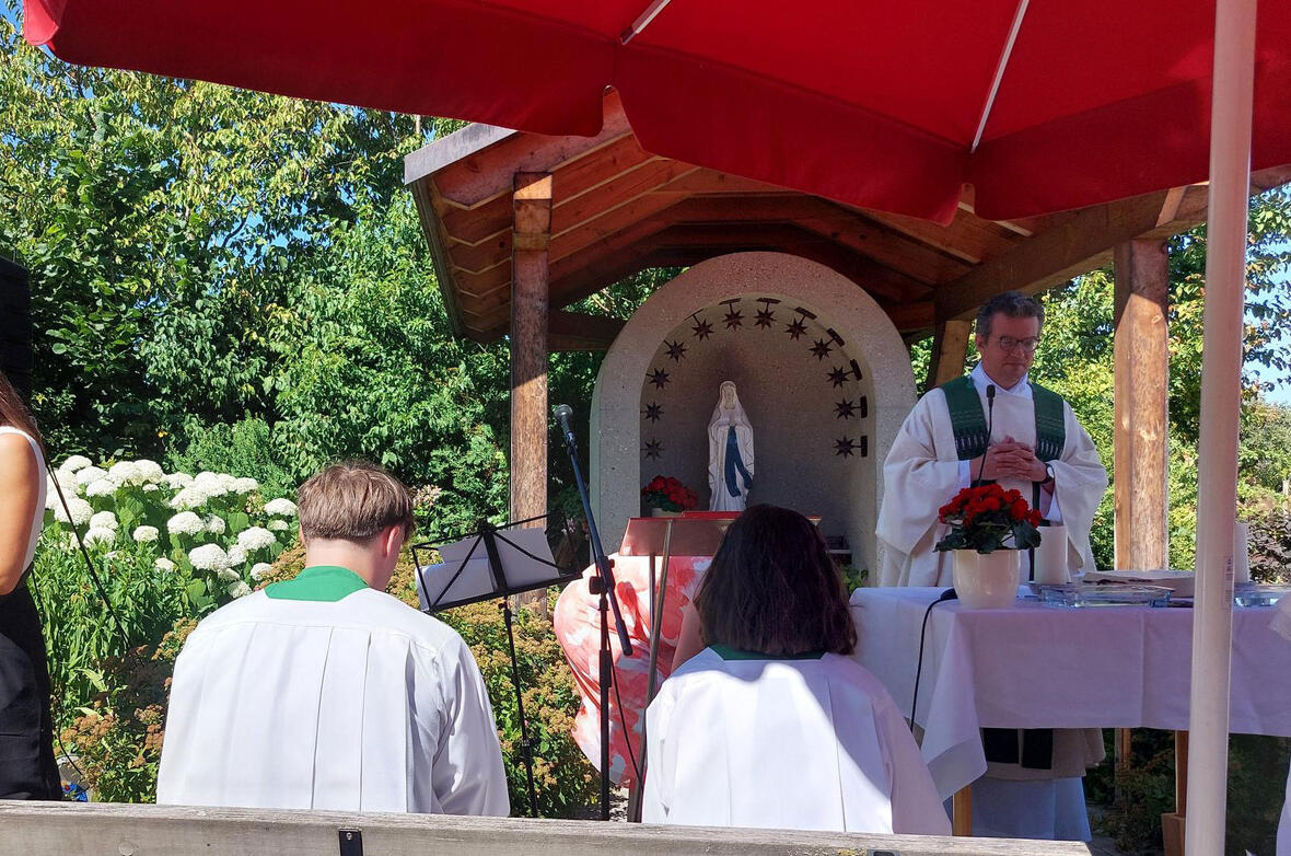 generationen-gottesdienst-im-garten-des-seniorenzentrums-st-georg4878184