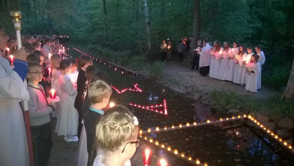 Lichterprozession 2015  12 (1024x577)