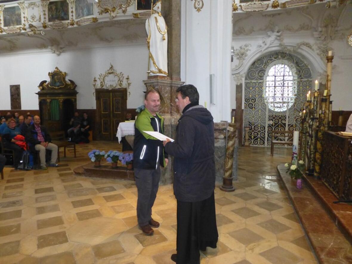 Ehrung durch Abt Johannes