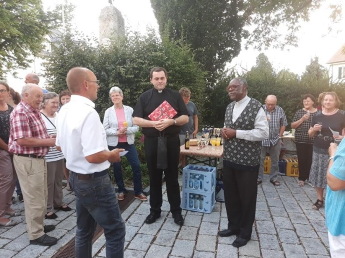 familiengottesdienst-und-verabschiedung-von-pfr-dr-felix-onwukike-in-st-walburga-ried3521974