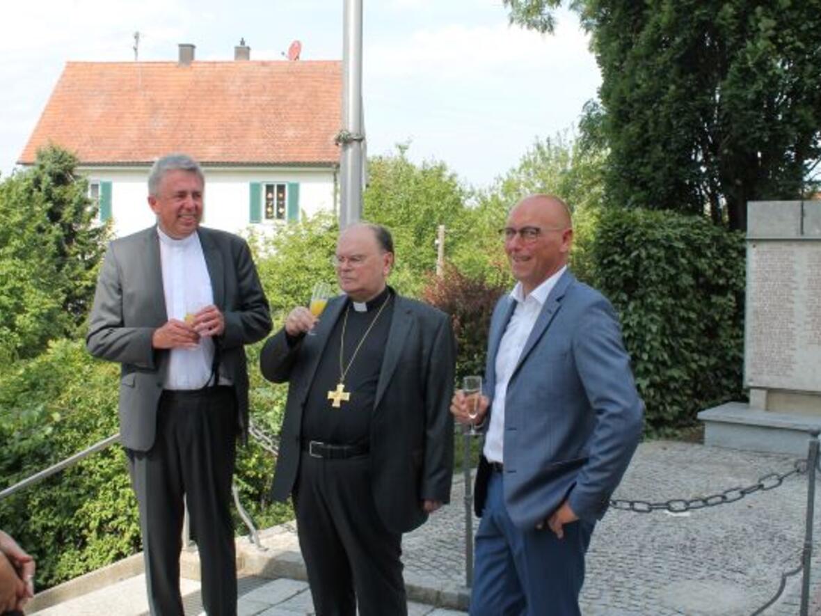 Pfarrer A. Brandstetter, Bischof Bertram, 1. BGM Erwin Gerstlacher