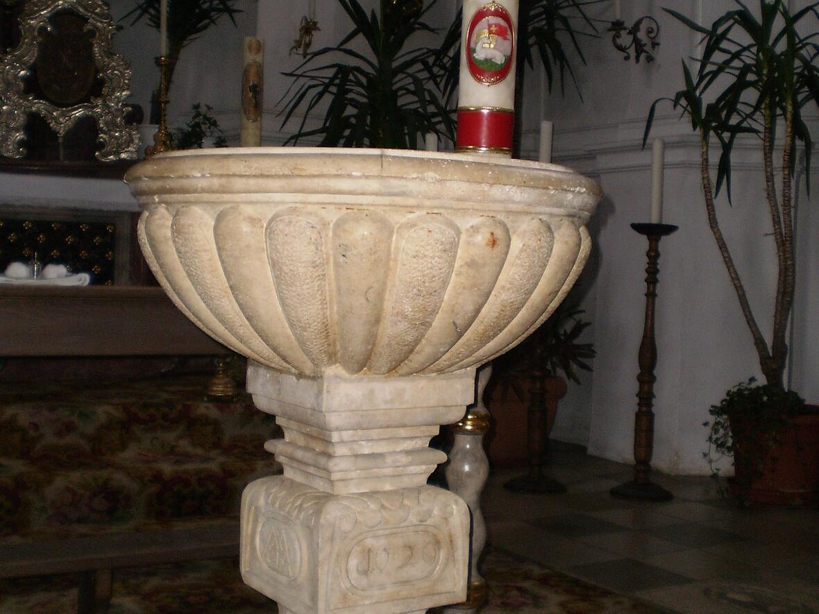Taufstein2