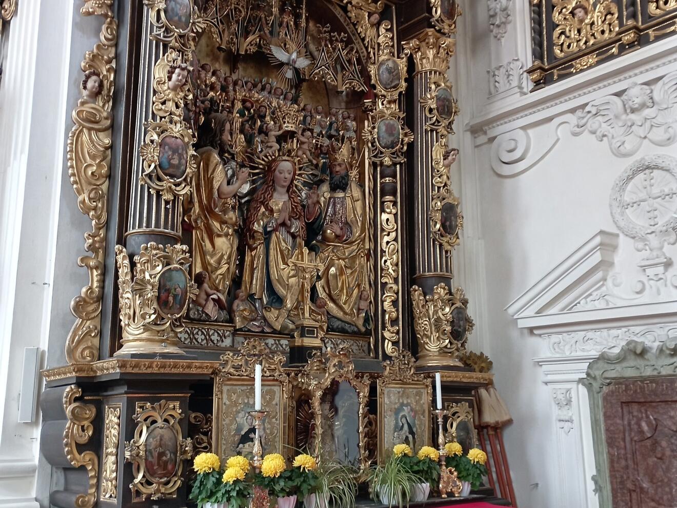 Das Innere der Pfarrkirche Wettenhausen, Rosenkranzaltar - Johannes Reiber