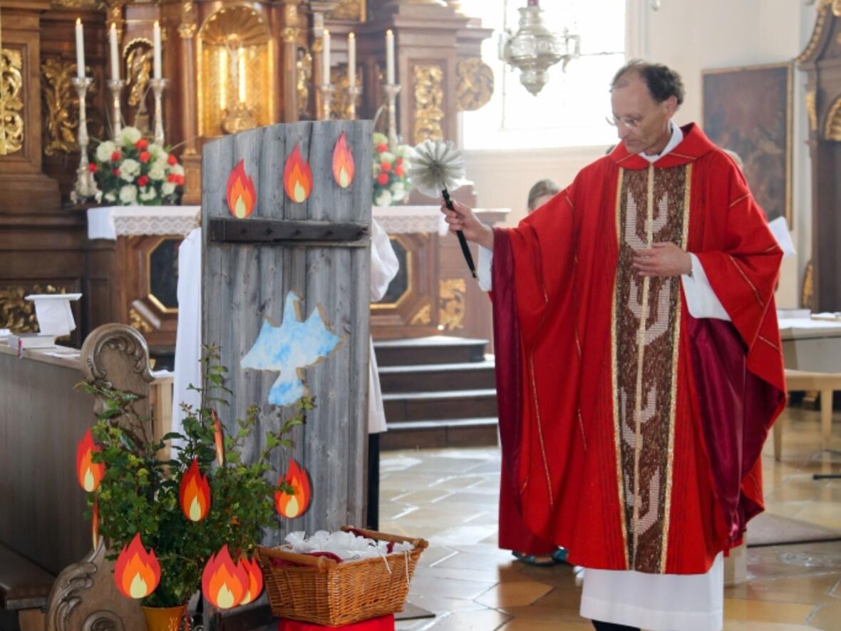 10_Segnung der Tauben und der Firmkerzen_doc