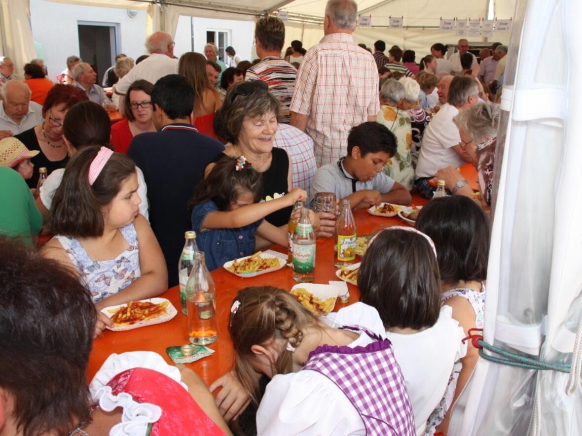 09_20150719_khb_skapulier-pfarrfest_monzer