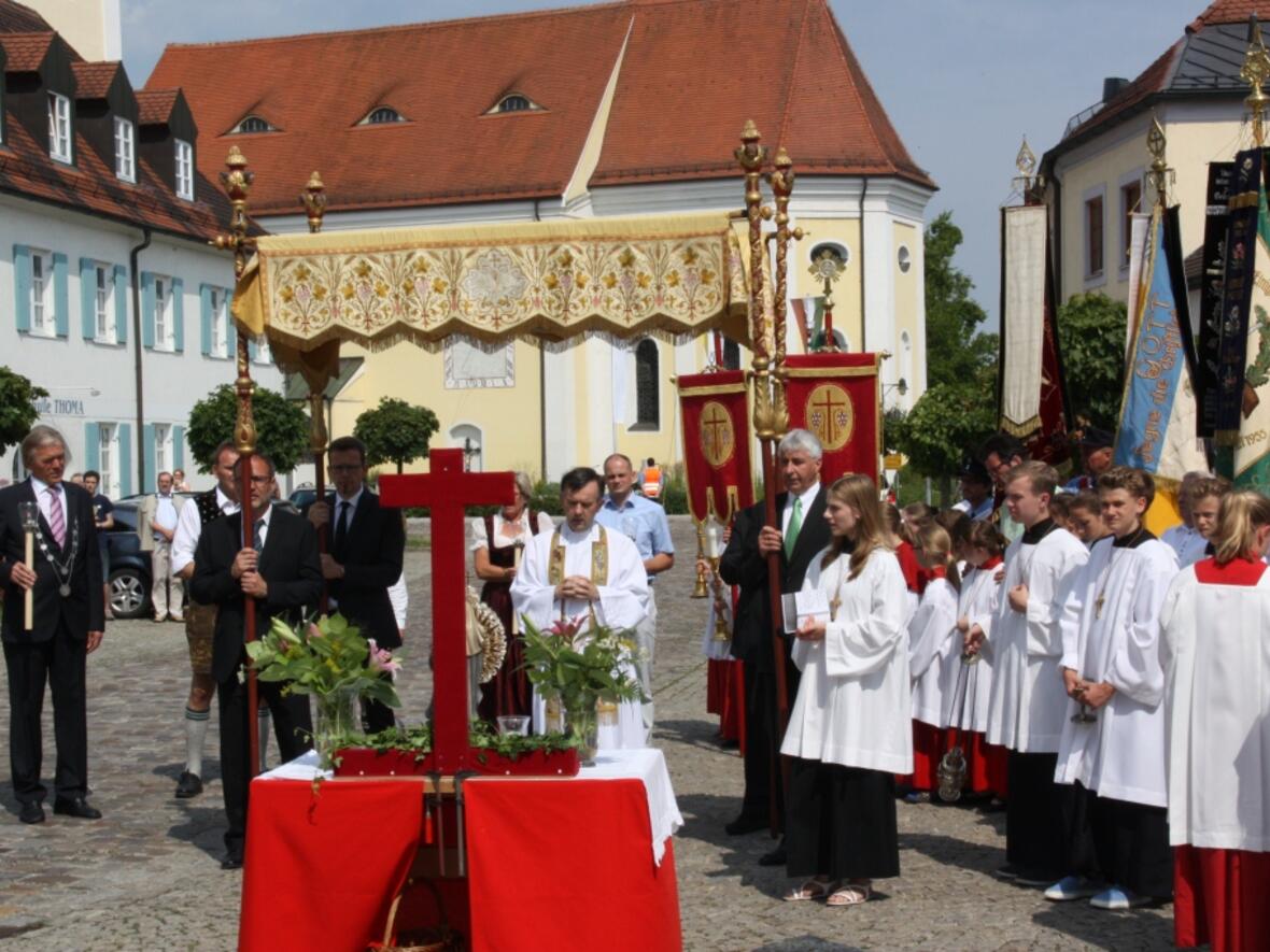 03_20150719_khb_skapulier-pfarrfest_monzer