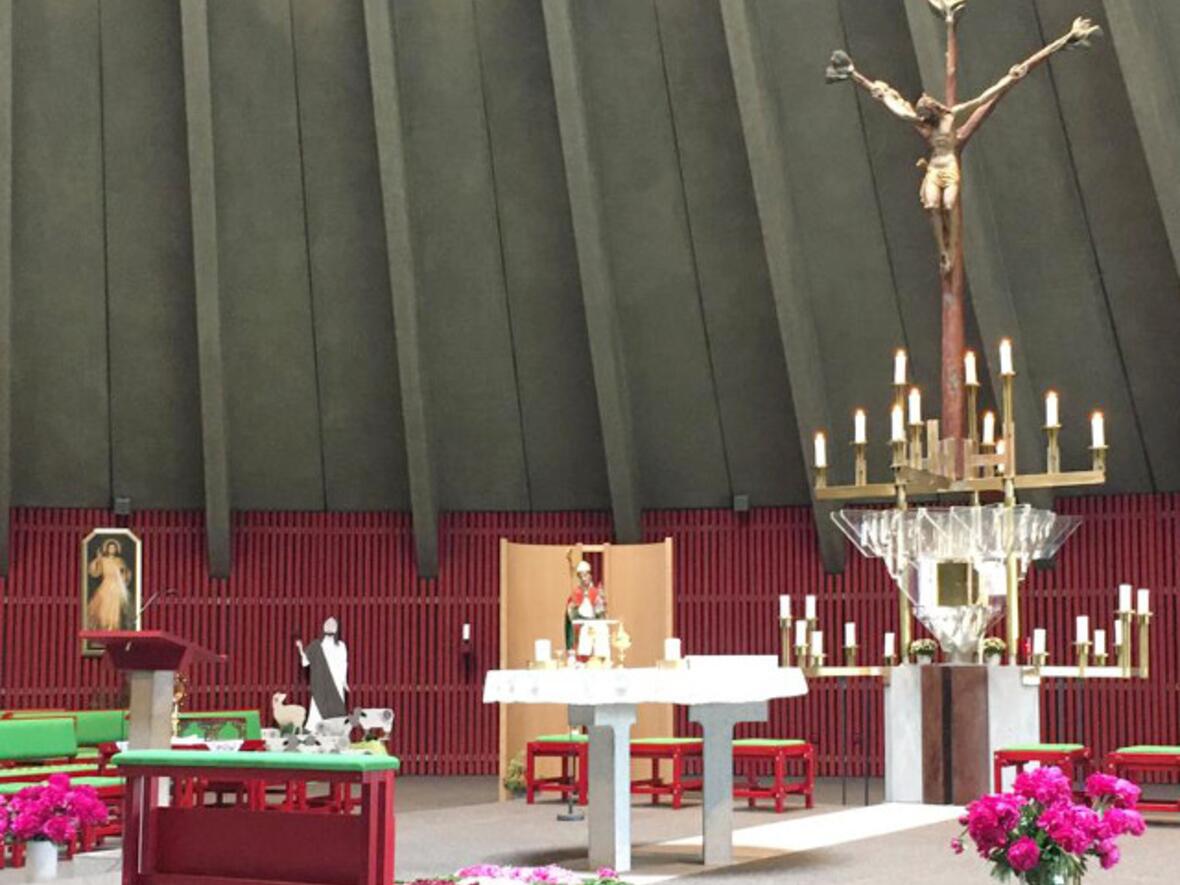 Altarraum in St. Wolfgang Syrgenstein