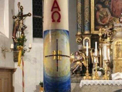 <p>3 Ostern Osterkerze</p>
